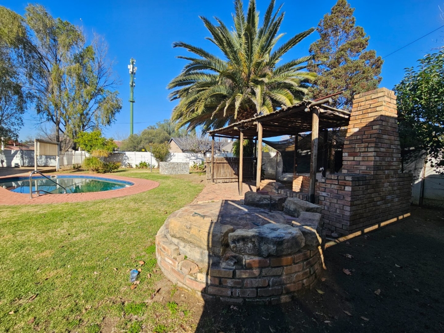 4 Bedroom Property for Sale in Vaalpark Free State